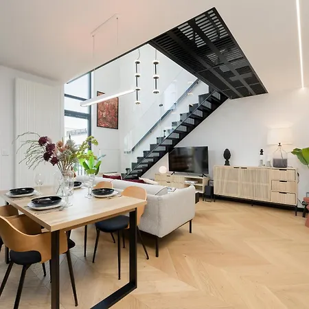 Апартаменти Zoliborz Lux With Parking And Balcony By Renters Prestige
