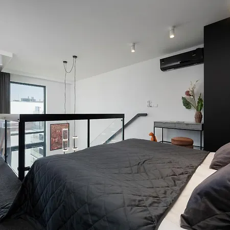 Апартаменти Zoliborz Lux With Parking And Balcony By Renters Prestige *